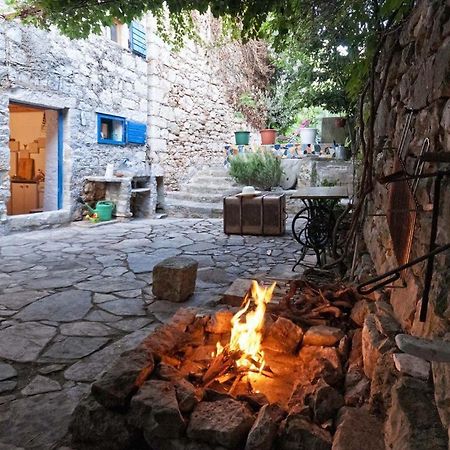 450 Year-Old House With A Garden Βίλα Stari Grad  Εξωτερικό φωτογραφία