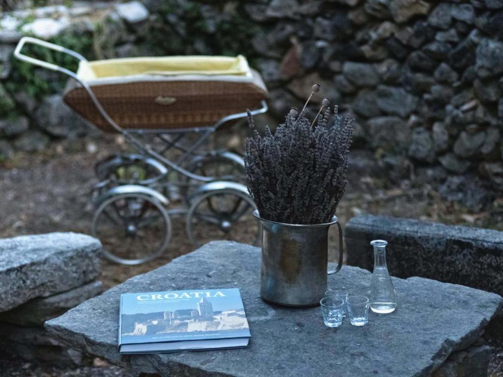 450 Year-Old House With A Garden Βίλα Stari Grad  Εξωτερικό φωτογραφία